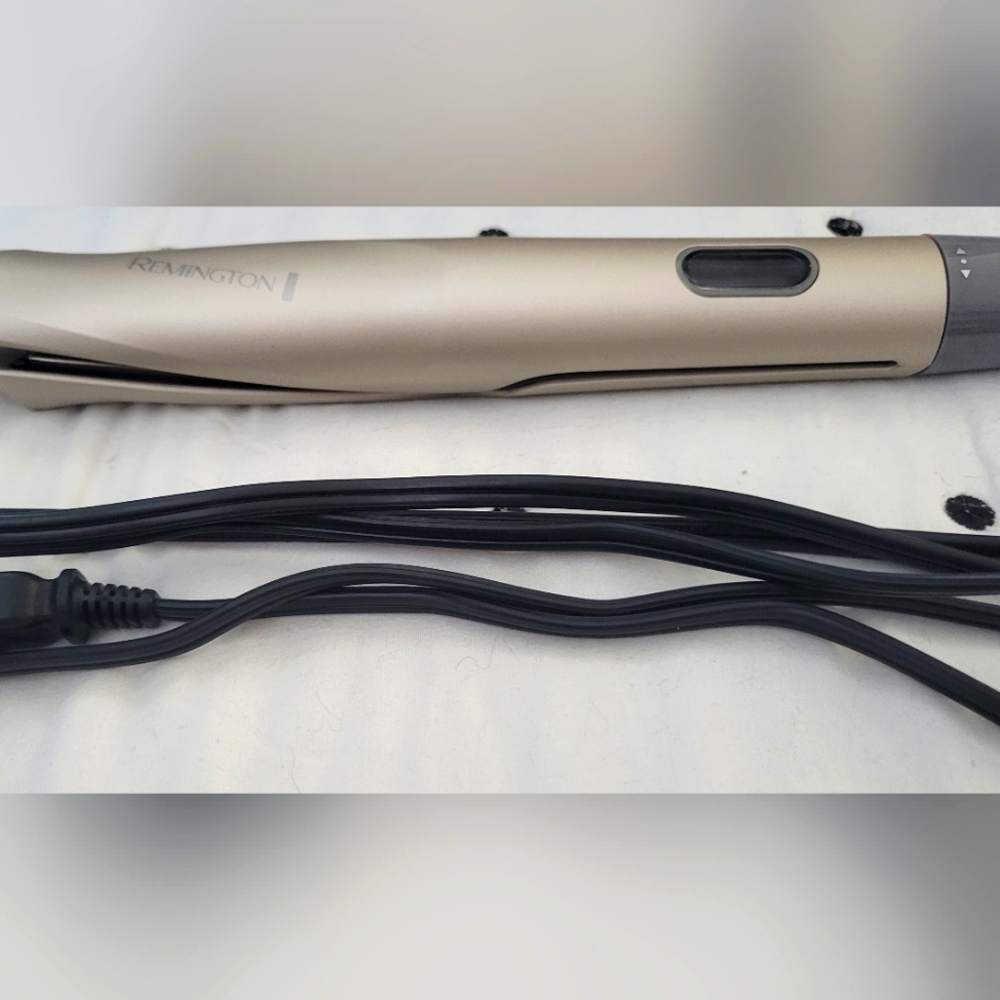 NEW Remington Pro 1" Multi-Styler • Champagne